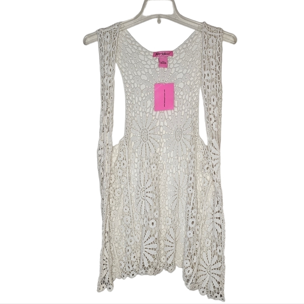 Betsey Johnson Crocheted Daisy Open Vest Size OSFM NWT